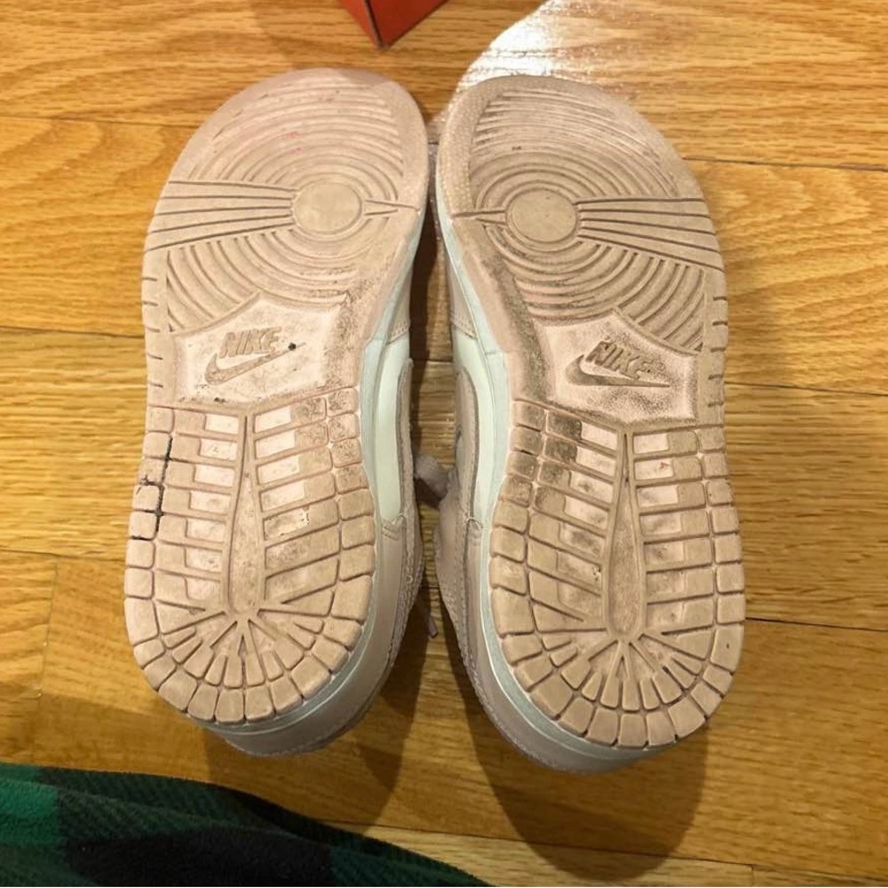 Nike Dunks - Picture 3 of 6